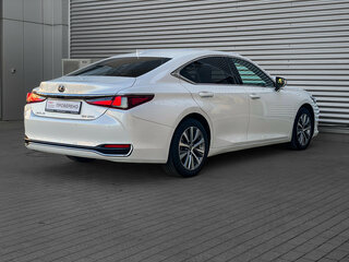 2020 Lexus ES 250 VII, белый, 3595000 рублей, вид 5