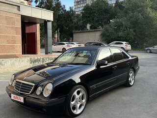 2000 Mercedes-Benz E-Класс 240 II (W210, S210) Рестайлинг, чёрный, 2000000 рублей, вид 5