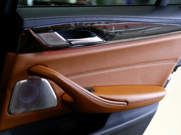 2019 BMW M5 Competition VI (F90), чёрный, 8990000 рублей - вид 9