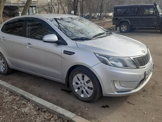 2012 Kia Rio 4-speed III, серый, 800000 рублей, вид 3