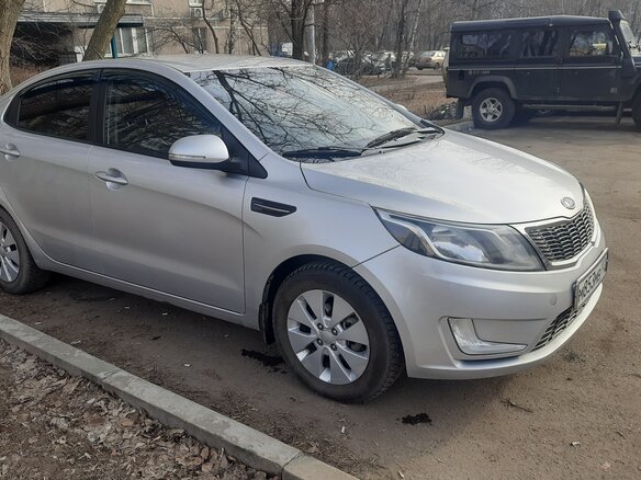 2012 Kia Rio 4-speed III, серый, 800000 рублей - вид 2