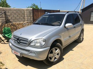 2000 Mercedes-Benz M-Класс 320 I (W163), серебристый, 740000 рублей, вид 4