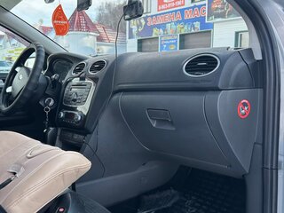 2007 Ford Focus II Рестайлинг, серебристый, 635000 рублей, вид 3