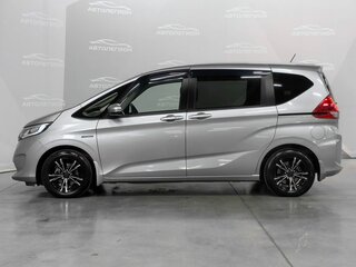 2019 Honda Freed II, серый, 1530000 рублей, вид 2