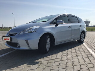 2013 Toyota Prius Alpha I (ZVW40/41), голубой, 1600000 рублей, вид 1