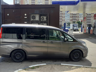 2015 Honda Stepwgn V, серый, 1700000 рублей, вид 3