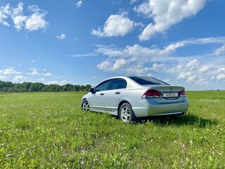 2011 Honda Civic VIII Рестайлинг, серебристый, 1100000 рублей, вид 4