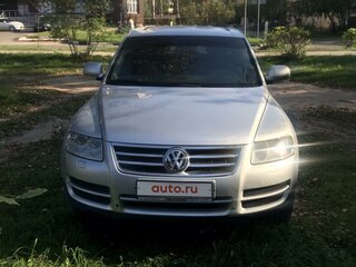 2005 Volkswagen Touareg I, серебристый, 1100000 рублей, вид 1