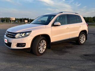 2013 Volkswagen Tiguan I Рестайлинг, белый, 1350000 рублей, вид 1