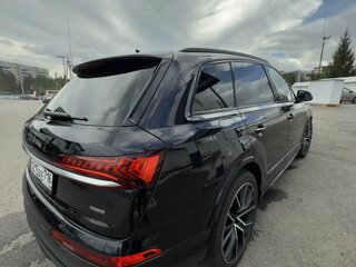 2020 Audi Q7 45 TDI II (4M) Рестайлинг, чёрный, 5500000 рублей, вид 4