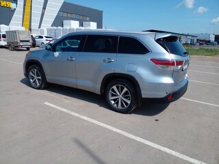 2014 Toyota Highlander III (XU50), серебристый, 2800000 рублей, вид 5