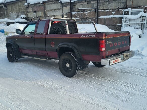 1993 Dodge Dakota I, красный, 1000000 рублей - вид 3