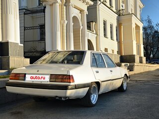 1981 Mitsubishi Galant IV, белый, 380000 рублей, вид 3