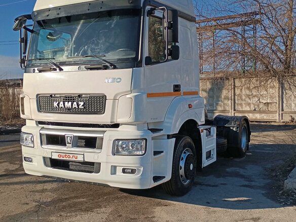 2018 КамАЗ 5490 NEO, белый, 2300000 рублей - вид 3