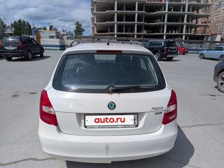 2012 Skoda Fabia II Рестайлинг, белый, 430000 рублей, вид 2