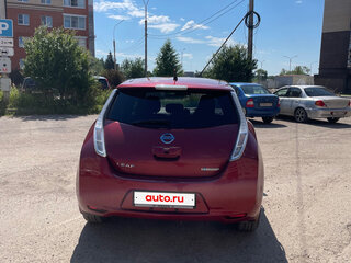 2014 Nissan Leaf (EM57) I (ZE0/AZE0), пурпурный, 950000 рублей, вид 4