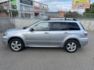 2006 Mitsubishi Outlander I, серебристый, 800000 рублей, вид 2