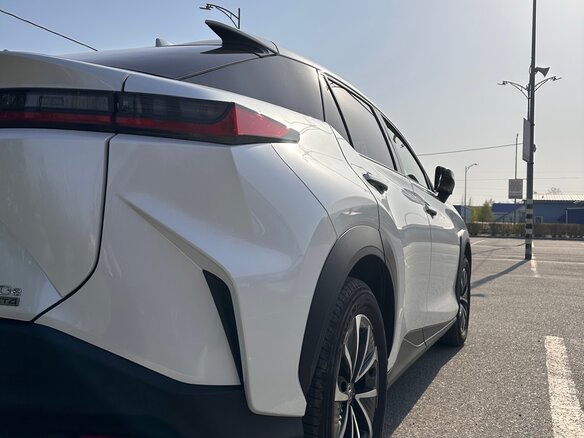 2023 Lexus RZ 450e, белый, 6000000 рублей - вид 13