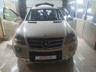2008 Mercedes-Benz M-Класс AMG 63 AMG II (W164) Рестайлинг, белый, 1800000 рублей, вид 2