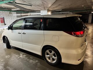 2010 Toyota Estima III Рестайлинг, белый, 1700000 рублей, вид 4
