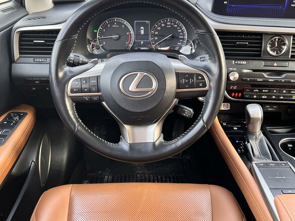 2020 Lexus RX 300 IV Рестайлинг, белый, 5950000 рублей - вид 9