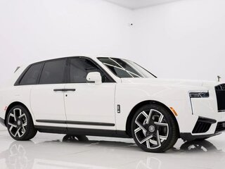 2025 Rolls-Royce Cullinan Black Badge I Рестайлинг (Series II), белый, 57833386 рублей, вид 2