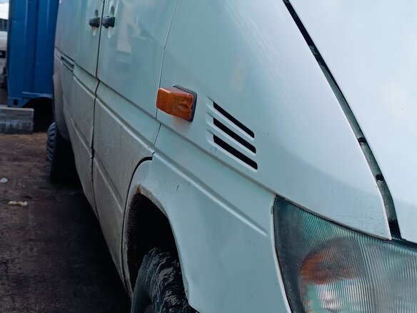 2002 Mercedes-Benz Sprinter, белый, 520000 рублей - вид 3