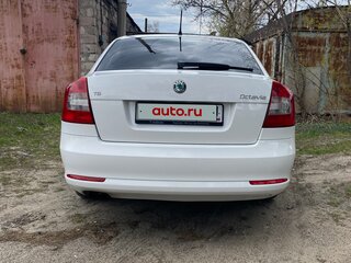 2012 Skoda Octavia II (A5) Рестайлинг, белый, 1250000 рублей, вид 4