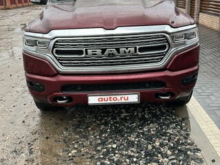 2020 Ram 1500 Crew Cab V, красный, 3500000 рублей, вид 2