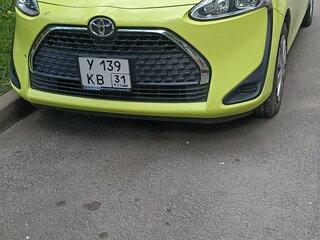 2018 Toyota Sienta II Рестайлинг, зелёный, 1100000 рублей, вид 1