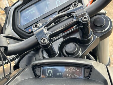 2023 Bajaj Dominar 400, чёрный, 375000 рублей, вид 2