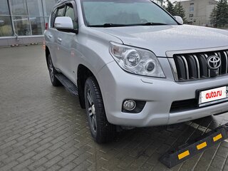 2013 Toyota Land Cruiser Prado 150 Series, серебристый, 2800000 рублей, вид 2
