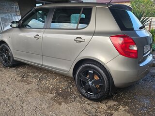 2010 Skoda Fabia II Рестайлинг, серый, 650000 рублей, вид 3