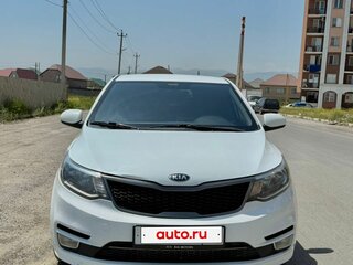 2017 Kia Rio III Рестайлинг, белый, 900000 рублей, вид 1