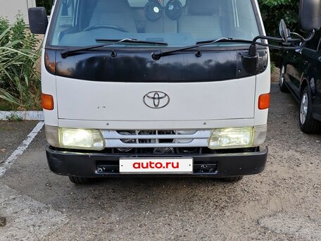 2001 Toyota Dyna, белый, 850000 рублей, вид 1
