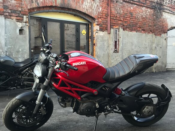 2009 Ducati Monster 1100, чёрный - вид 4