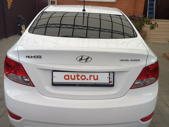 2013 Hyundai Solaris I, белый, 800000 рублей - вид 4