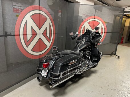 2015 Harley-Davidson CVO Road Glide Limited, чёрный, 1800000 рублей, вид 5