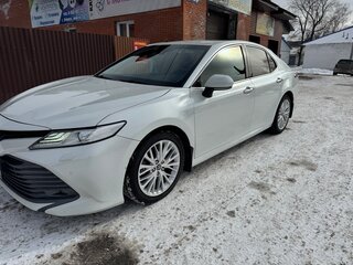 2019 Toyota Camry VIII (XV70), белый, 3200000 рублей, вид 1