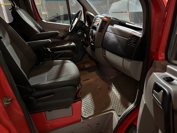 2007 Mercedes-Benz Sprinter, красный, 1000000 рублей - вид 10
