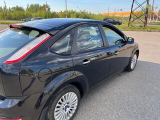 2011 Ford Focus II Рестайлинг, чёрный, 645000 рублей, вид 4