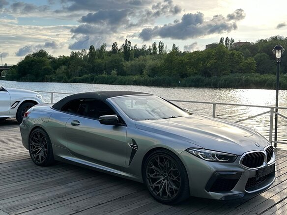 2020 BMW M8 I (F91/F92/F93), серебристый, 12500000 рублей - вид 22