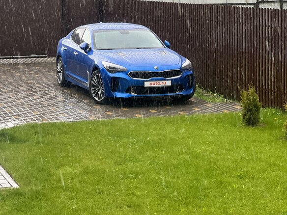 2018 Kia Stinger I, синий, 2100000 рублей - вид 4