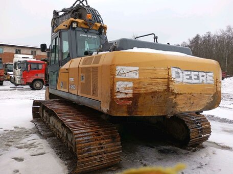 2018 John Deere E260LC, жёлтый, 6627200 рублей, вид 4