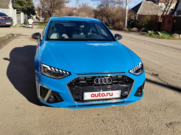 2020 Audi A4 45 TFSI V (B9) Рестайлинг, голубой, 3500000 рублей - вид 5