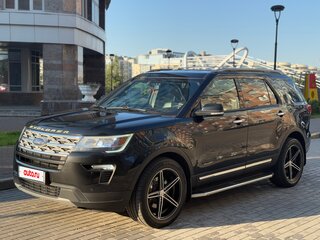 2018 Ford Explorer V Рестайлинг 2, чёрный, 3500000 рублей, вид 1