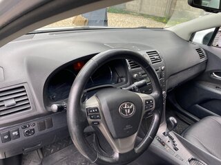 2009 Toyota Avensis III, серебристый, 1100000 рублей, вид 4