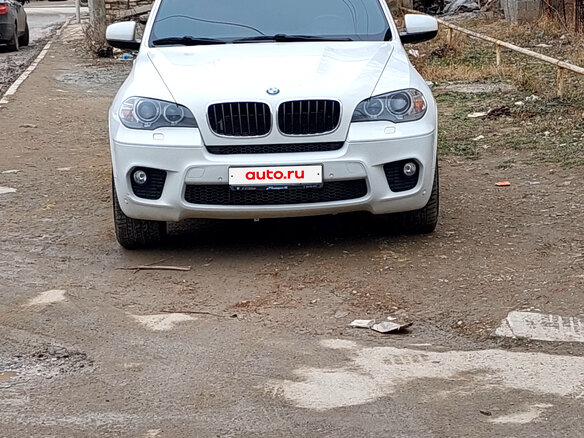 2012 BMW X5 50i II (E70) Рестайлинг, белый, 1850000 рублей - вид 1
