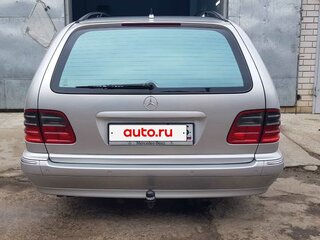 2001 Mercedes-Benz E-Класс 320 II (W210, S210) Рестайлинг, серый, 1650000 рублей, вид 3