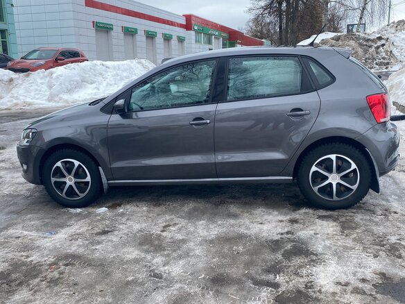 2010 Volkswagen Polo V, серый, 600000 рублей - вид 3